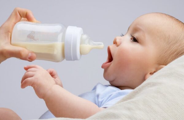 کم بودن شیر نوزاد